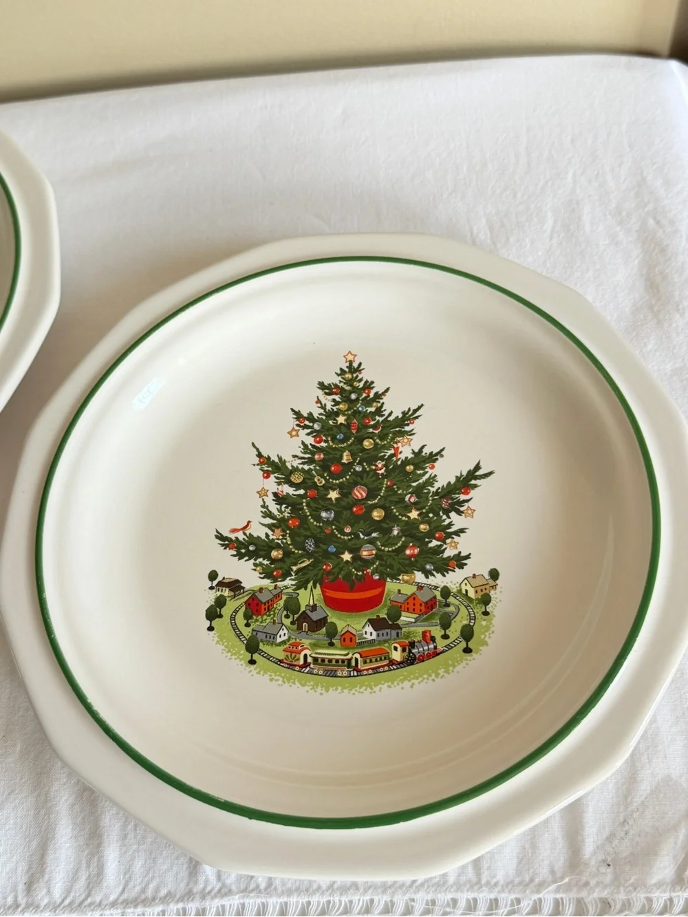 Pfaltzgraff Christmas Heritage Salad Plates 8.5” Set of 2 Vintage Holiday